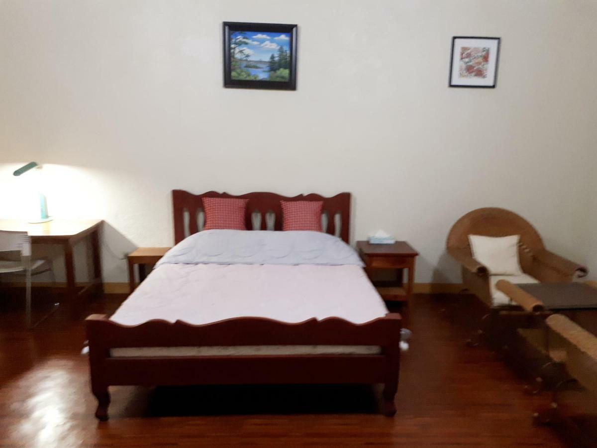 Minine Guesthouse Silang Экстерьер фото