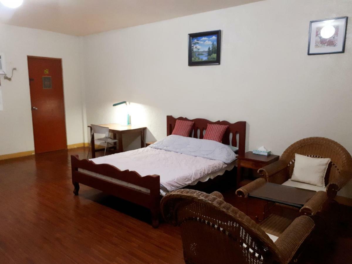 Minine Guesthouse Silang Экстерьер фото