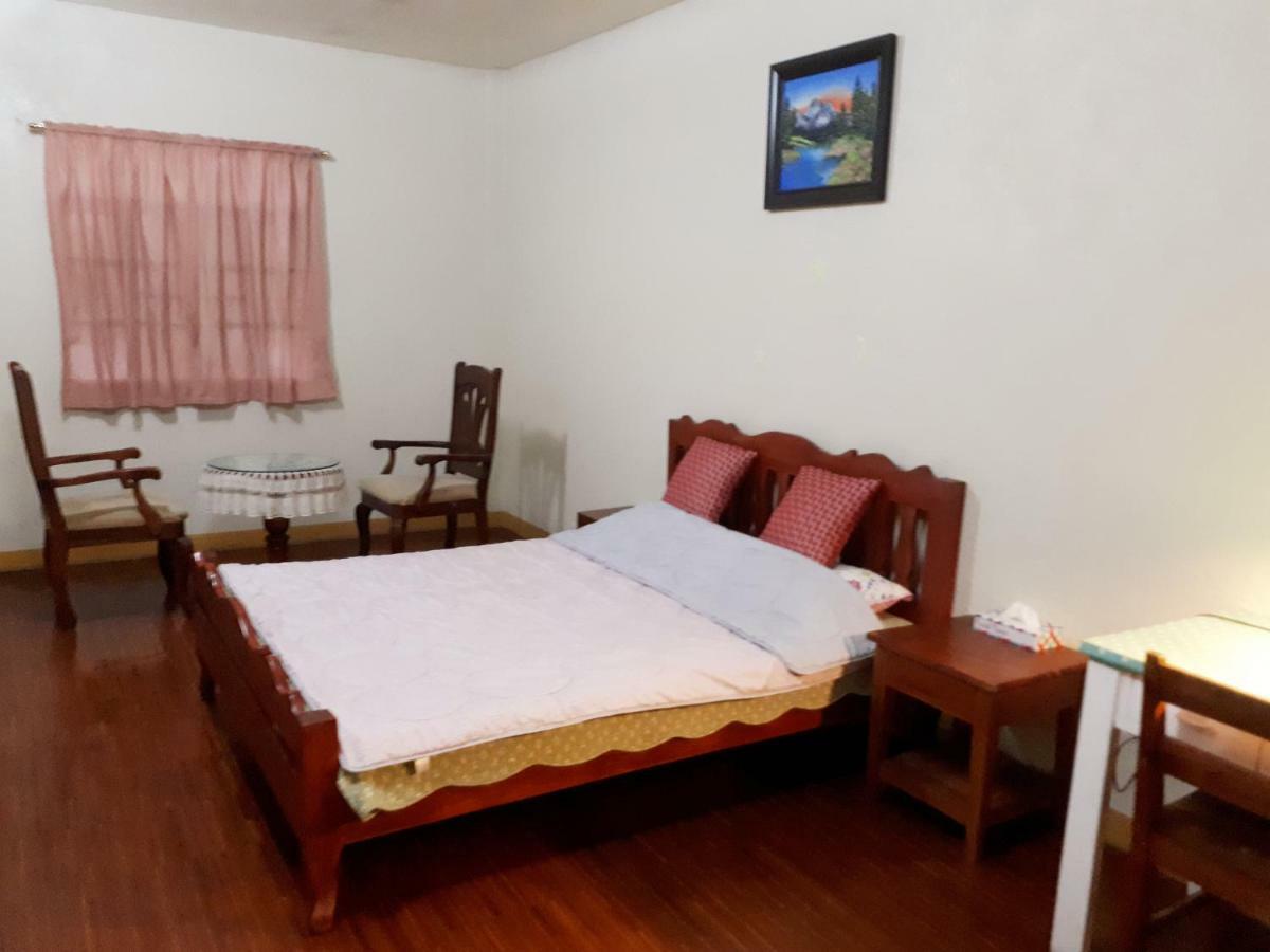 Minine Guesthouse Silang Экстерьер фото