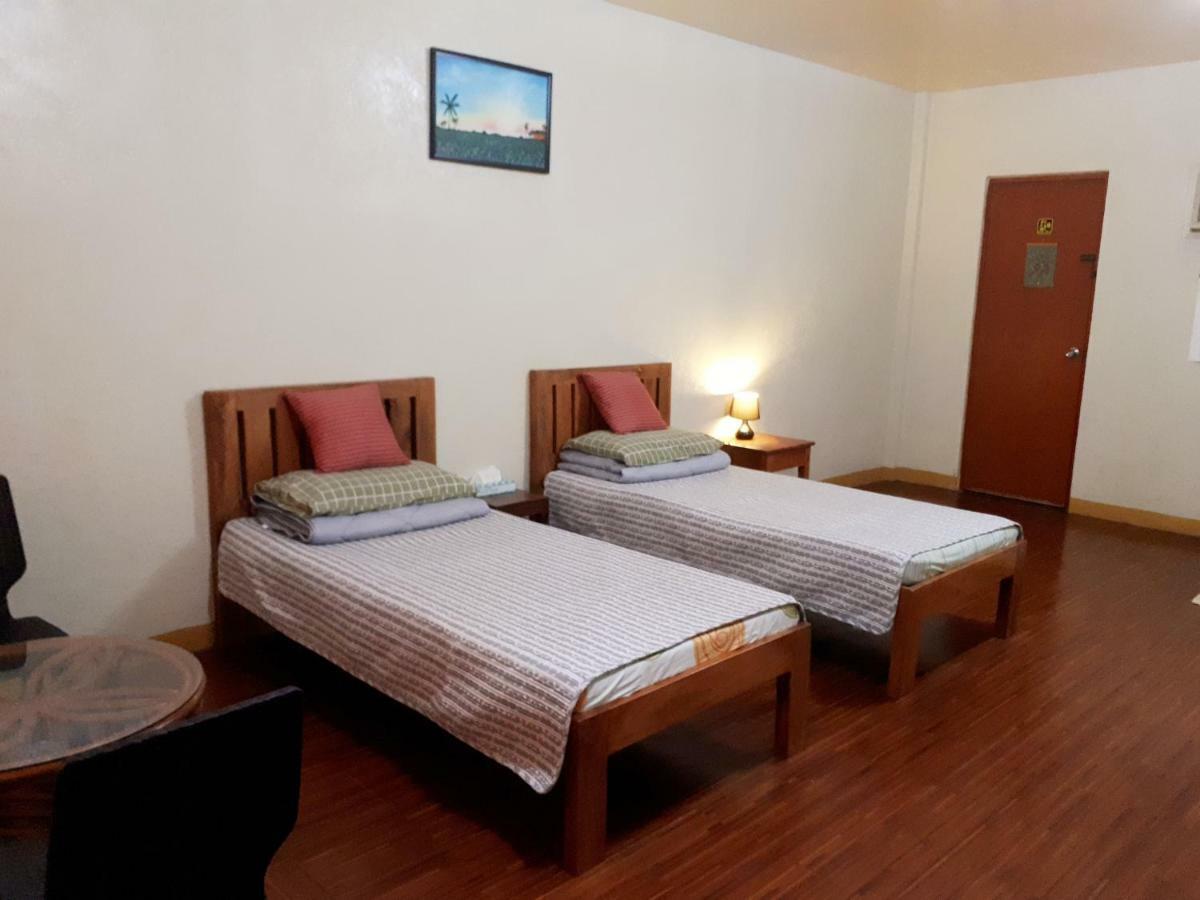 Minine Guesthouse Silang Экстерьер фото