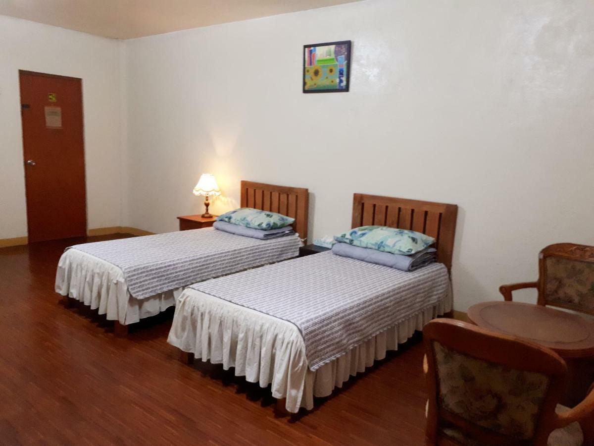 Minine Guesthouse Silang Экстерьер фото