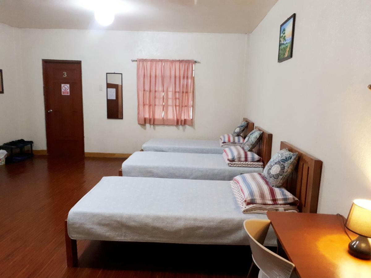 Minine Guesthouse Silang Экстерьер фото