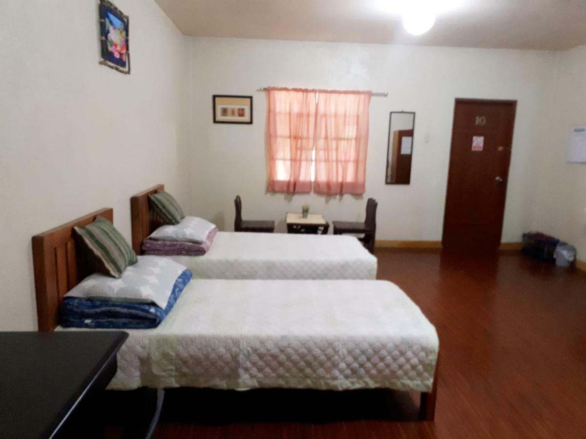 Minine Guesthouse Silang Экстерьер фото