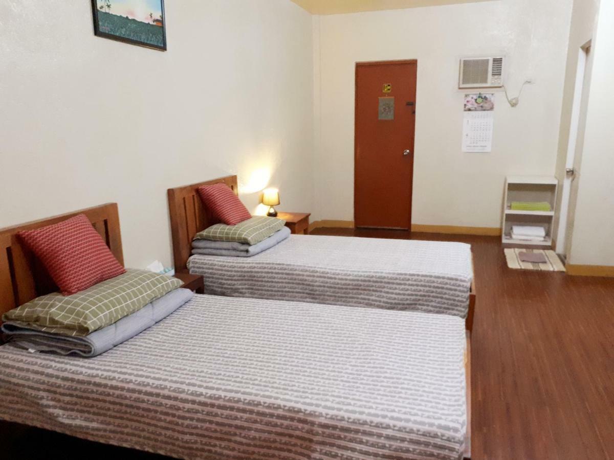 Minine Guesthouse Silang Экстерьер фото