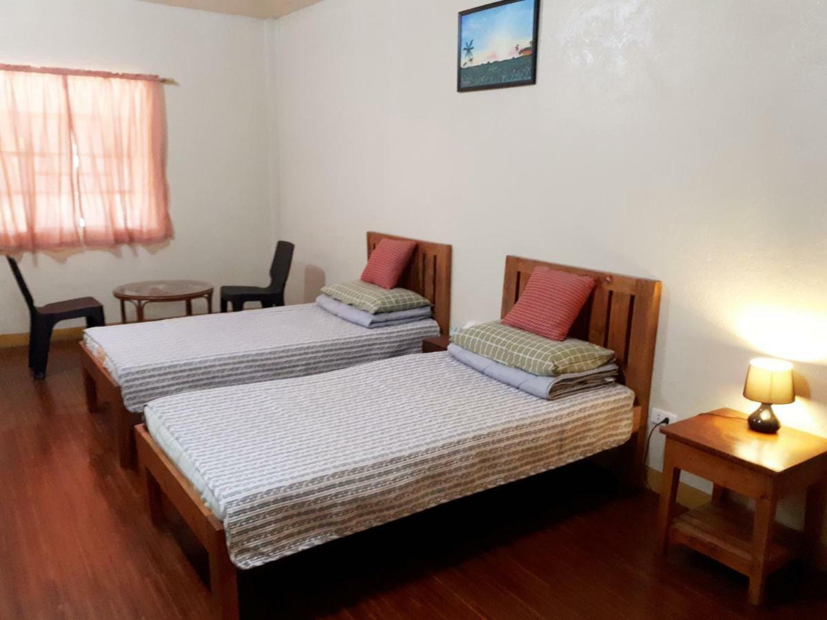 Minine Guesthouse Silang Экстерьер фото