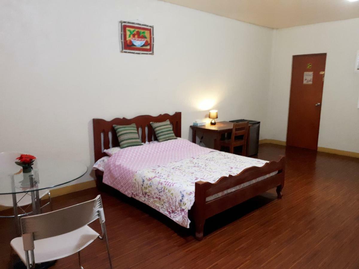 Minine Guesthouse Silang Экстерьер фото